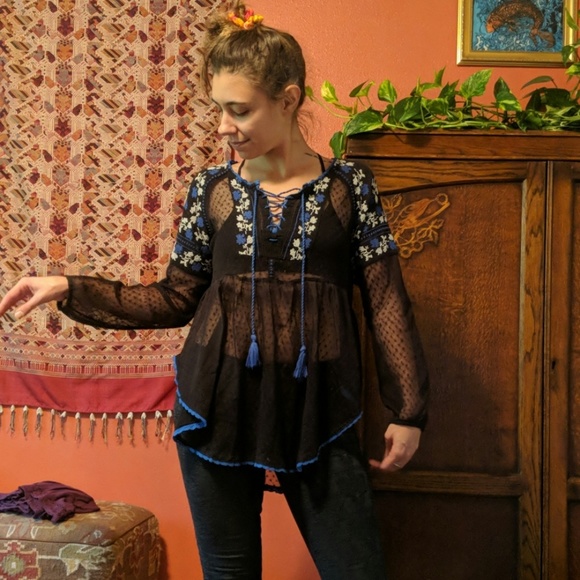 Blouse - Picture 2 of 8